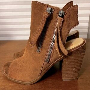 Dolce Vita Peep-toe Bootie in Camel/Chestnut